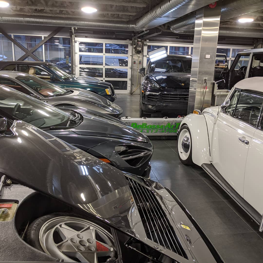 Voitures de luxe - Débosselage haute gamme