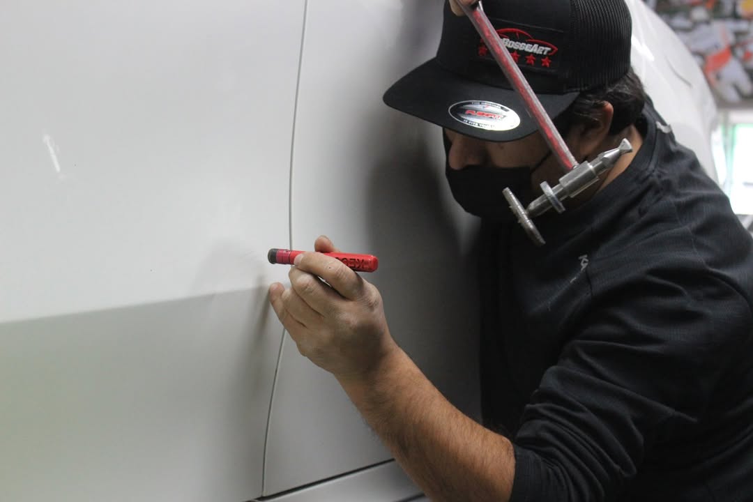 Travail de précision débosselage 1